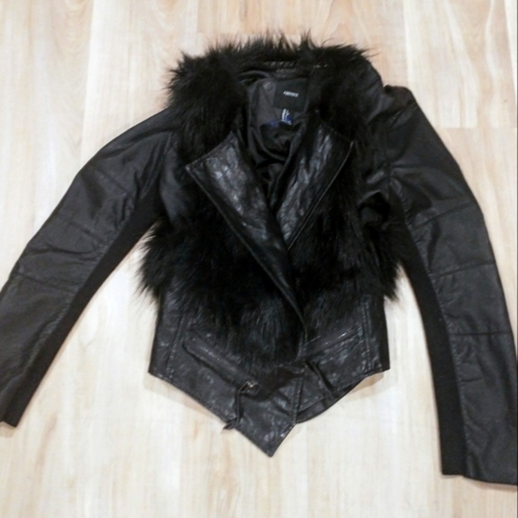 Black faux fur leather short cropped jacket‎ - Picture 1 of 7